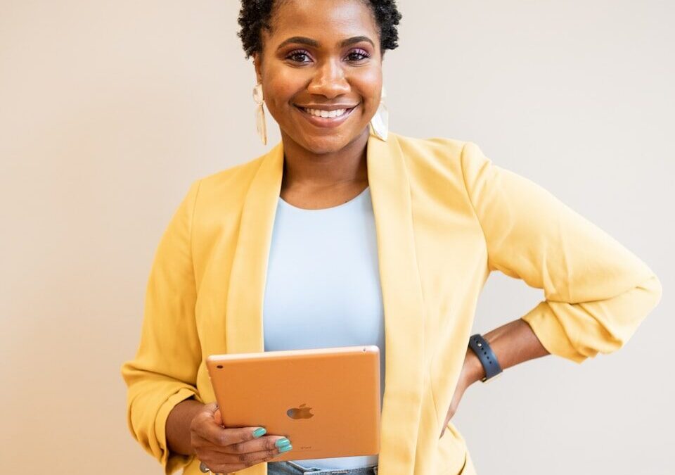 African businesswoman working in an office, illustrating why South Africa and Nigeria are not Madrid Protocol members