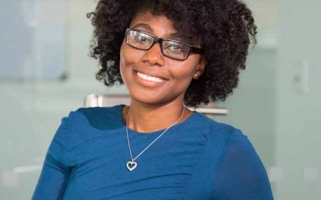 African businesswoman in an office, representing capital raising for Kenyan health-tech companies
